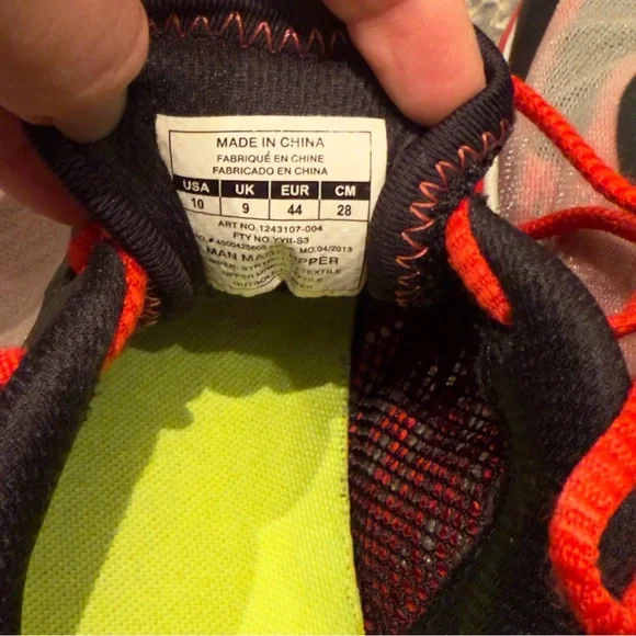 Under Armour Venom Spine Black & Red Sneaker Mens Size 10 - Picture 6 of 9